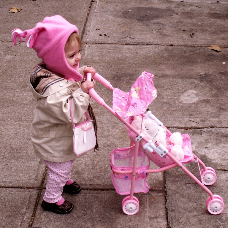 [Elaine pushing the dolly stroller outside_0003[4].jpg]