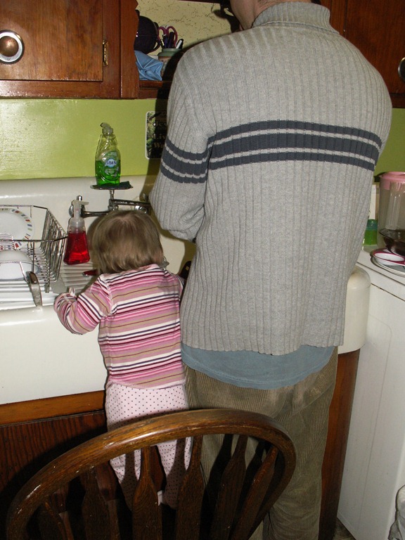 [Elaine doing dishes with daddy[4].jpg]