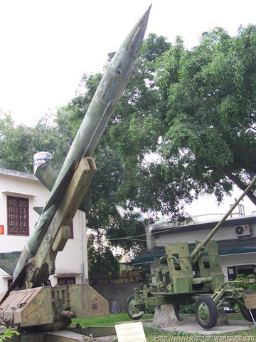 [Vietnam Military History Museum Missile Launcher (2)[3].jpg]