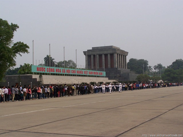 [Hanoi Ho Chi Minh Mausoleum[2].jpg]