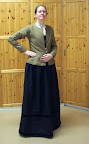 Waistcoat with 3 buttons on, from the front