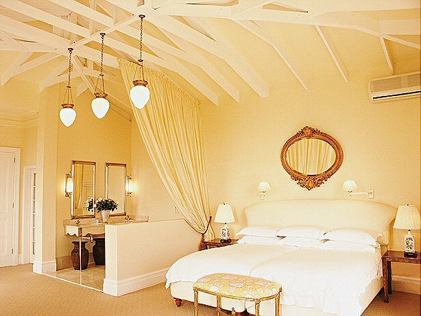 [luxurysuite[4].jpg]