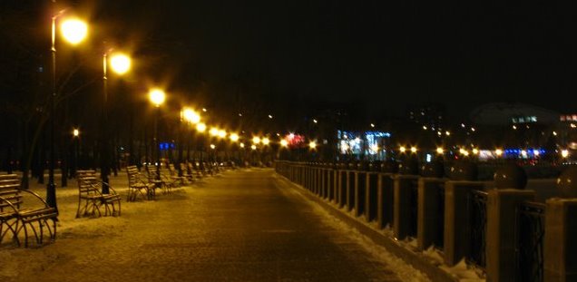 Абсолютно пустынные улицы города и теплый вечер добавили в состояние нотки покоя. kharkiv_zima.jpg