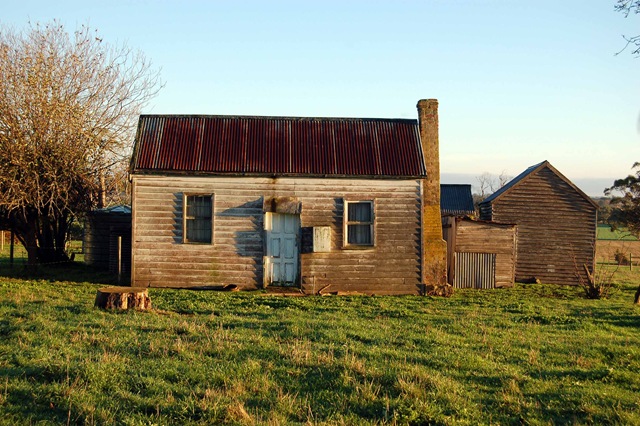[Old house[3].jpg]