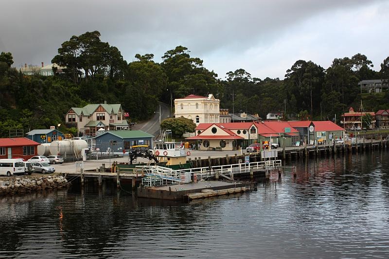 [100104GordonRiverCruiseTasmania_228_[1].jpg]