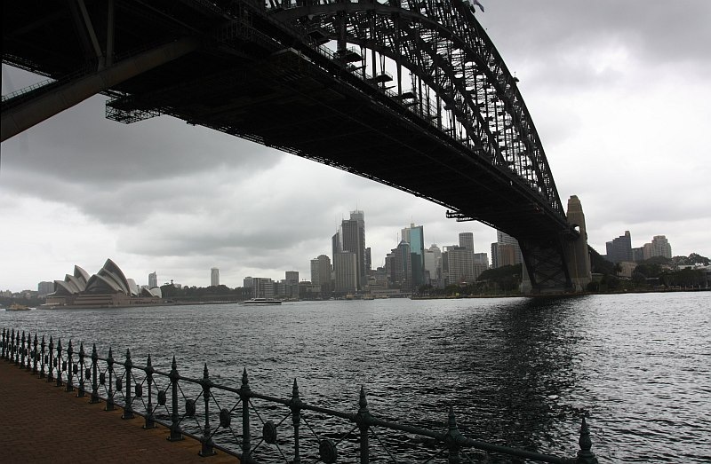[100115_Sydney Harbor Bridge_53_sm[2].jpg]
