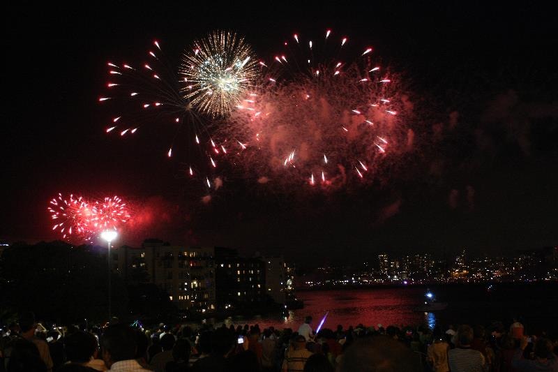 [091231_Syndey_NYE_Milsons_Point20_sm[2].jpg]