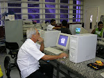 Joaquim está concentrado nos afazeres...