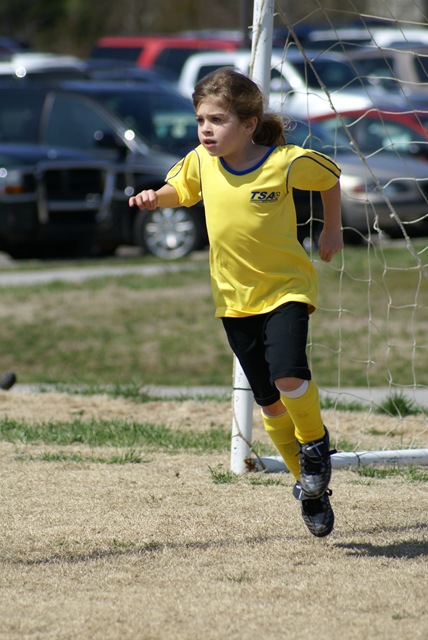 [2010-3-27 Lucy Soccer 006[3].jpg]