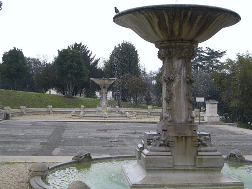 http://lh5.ggpht.com/_RQnCSqAaBfw/SUUhxbvGmeI/AAAAAAAABas/65kztFEPIVI/AA46+Le+due+fontane+delle+Tartarughe.+Scalea+Bruno+Zevi.+Viale+Belle+Arti.JPG