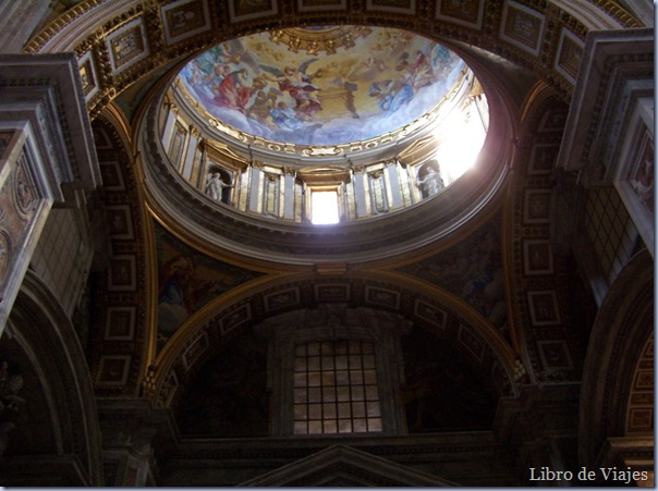 Frescos del Interior de la Cúpula de San Pedro del Vaticano obra de Miguel Ángel Frescos del Interior de la Cúpula de San Pedro del Vaticano obra de Miguel Ángel