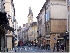 Casco Antiguo de Aix en Provence, al fondo la Catedral de Saint Souvieur