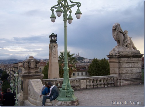 Vistas desde la Plaza de Saint Charles en Marsella