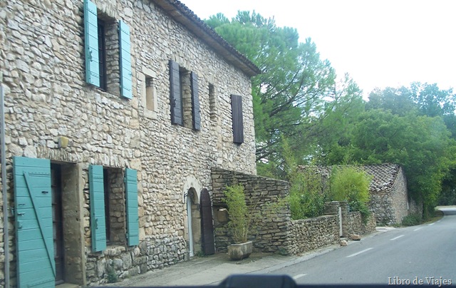 [Casas Típicas en el Parque Nacional de Luberon - Gordes - Provenza.jpg]