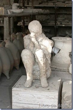 Personas calcinadas después de la erupción del Vesubio hace 2000 años en Pompeya