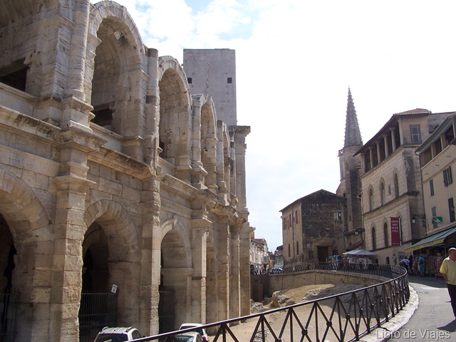 [Anfiteatro de Arles[4].jpg]