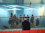 Juanjo dóna instruccions des de la grada