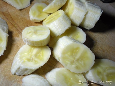 [Bias-cut-bananas[9].jpg]
