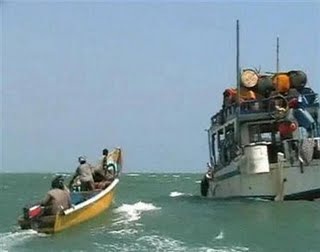 [2009-01-16T123244Z_01_ACAE50F0YUR00_RTROPTP_2_OEGTP-SOMALIA-PIRATES-MH7[2].jpg]