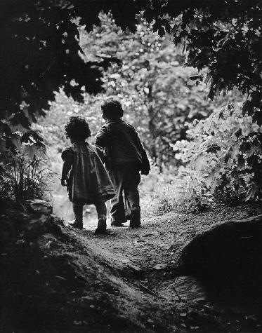 [smith_children_walking[3].jpg]