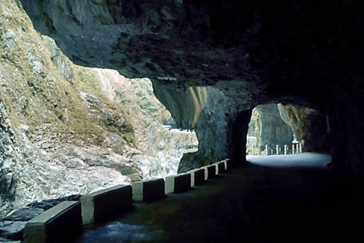 [Guoliang Tunnel (3)[2].jpg]