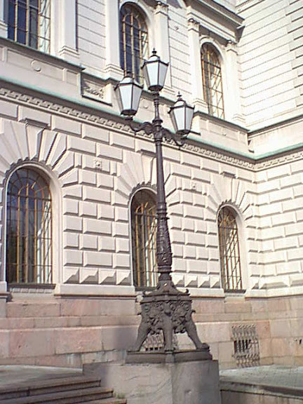 Stylish lightning column
