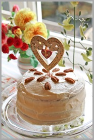 16 Hummingbird Cake