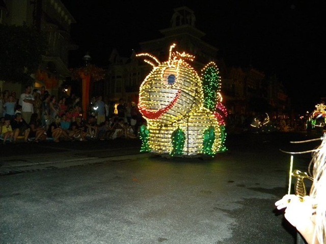 [Electric Parade  Bug[6].jpg]