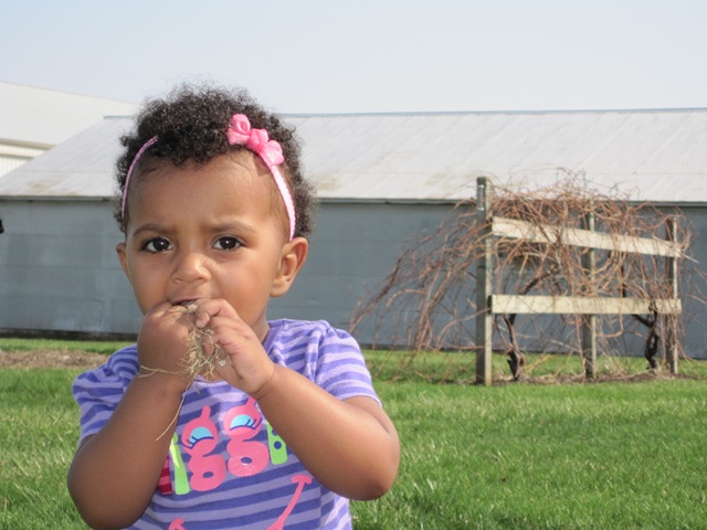 [Jada and Adia enjoy Spring! 045[3].jpg]