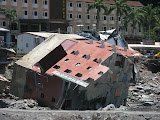 The Golden Shuai hotel in Zhiben collapsed in the flood