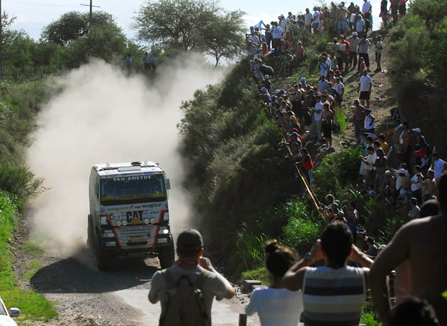 [dakar_cba0201105_68918[3].jpg]