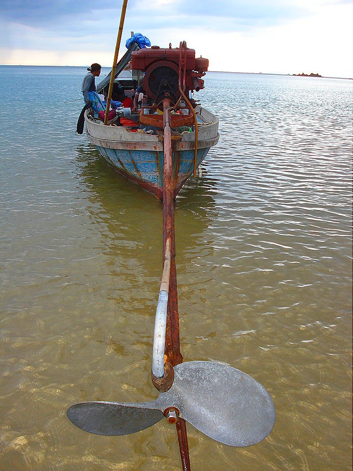 [longtailboat[2].jpg]