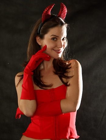 [nathalia-dill-diaba-sexy-02[30].jpg]