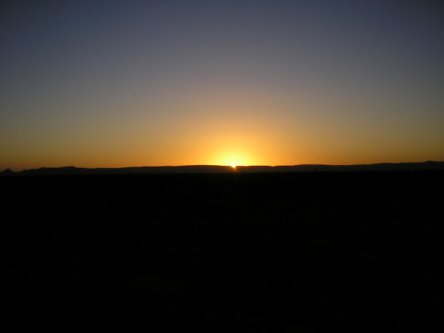 Desert sunset over the mountains