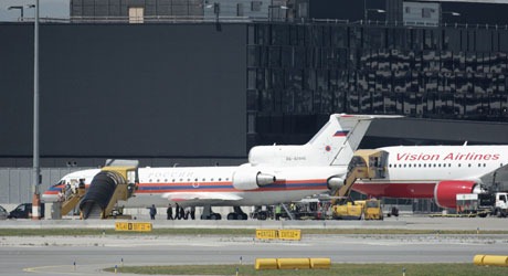 [us-and-russian-planes-at-vienna-airport-for-spy-exchange-image-2-975019222 (1)[4].jpg]