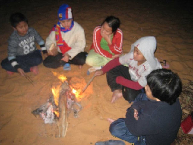 [kids campfire[2].jpg]