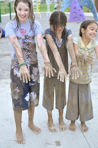 [kids at park[4].jpg]