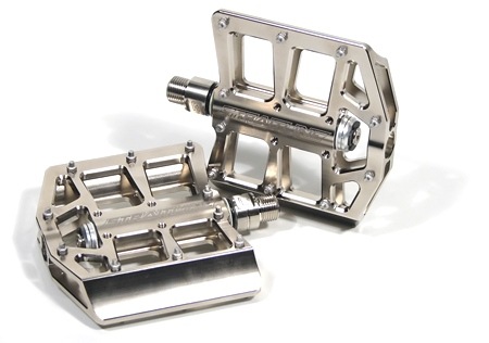 [xxxxsickstraitline_2009_proto_pedals[3].jpg]