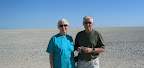 Maria & Alfred Hirt aus der Schweiz, April 2005. Hier in der Etosha “Pfanne” Maria & Alfred Hirt aus der Schweiz, April 2005. Hier in der Etosha “Pfanne”