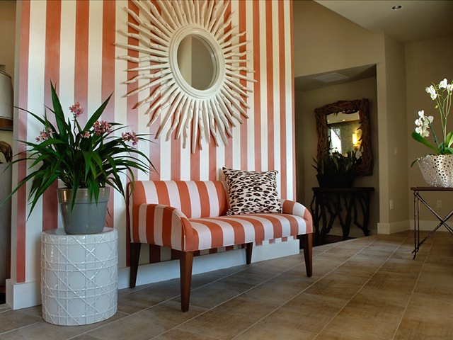 [GH09_Foyer_01_wide_s4x3[3].jpg]