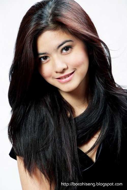 foto qory sandioriva - pemenang putri indonesia 2009