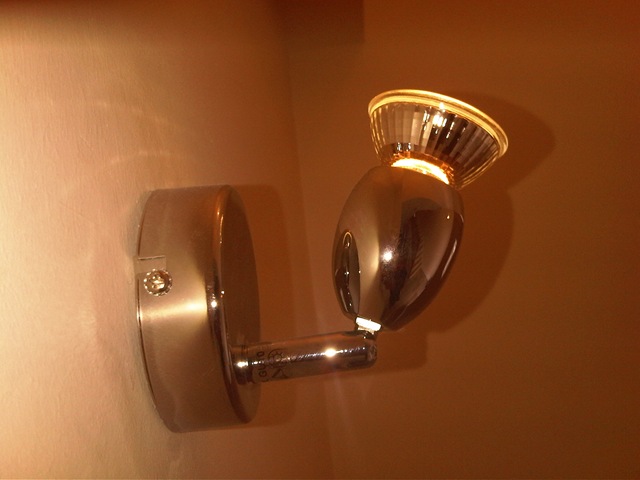 [Stylish Uplighters in the entrance hall Goodby Road[2].jpg]