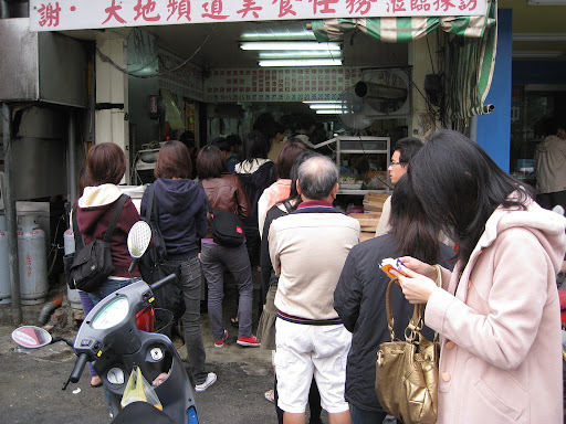 一堆人排隊