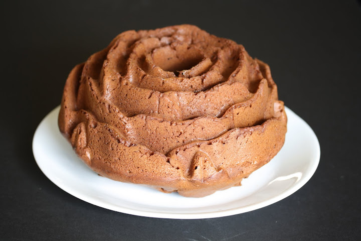 So Delicious! Here s an Easy Bundt Cake Recipe: Chocolate ...