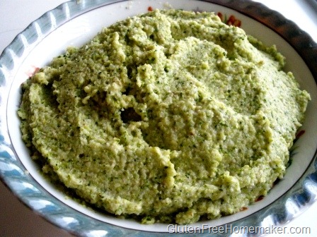 [broccoli pesto in bowl[10].jpg]
