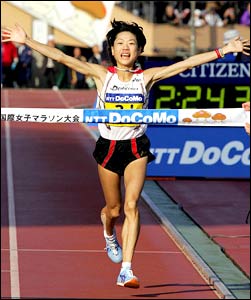Naoko Takahasi campeona olímpica de maratón en Sidney2000