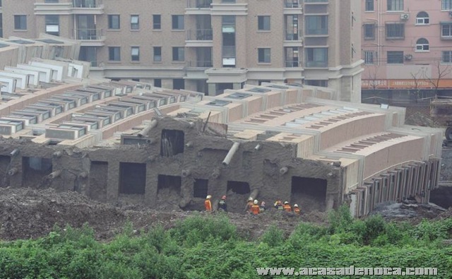[building_collapse_05[7].jpg]