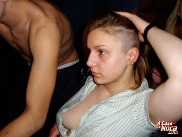 [nipple_slip_22a[3].jpg]