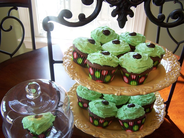 [St. Pat's Cupcakes 051[14].jpg]
