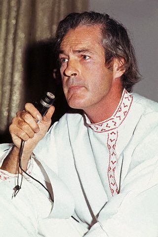 [Tim Leary with mic[10].jpg]